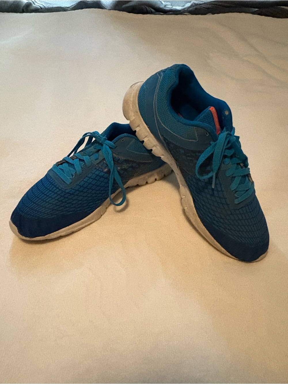 Reebok Men's Teal and Navy Athletic Running Shoes